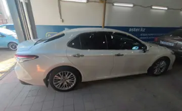 Toyota Camry 2019 года за 14 000 000 тг. в Астана фото 4