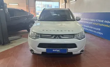 Mitsubishi Outlander 2013 года за 6 600 000 тг. в Астана фото 2