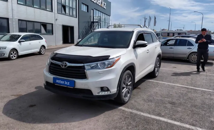 Toyota Highlander 2014 года за 10 700 000 тг. в Астана
