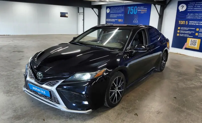 Toyota Camry 2021 года за 10 000 000 тг. в Астана