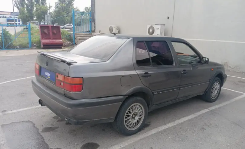 Volkswagen Vento 1992 года за 1 300 000 тг. в Тараз фото 5