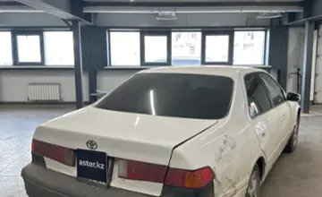 Toyota Camry 2000 года за 1 800 000 тг. в Астана