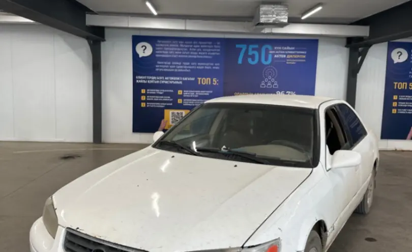 Toyota Camry 2000 года за 1 800 000 тг. в Астана