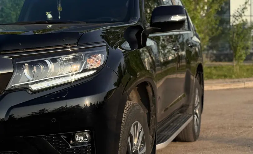 Toyota Land Cruiser Prado 2021 года за 33 999 000 тг. в Караганда