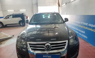 Volkswagen Touareg 2007 года за 5 800 000 тг. в Астана фото 2