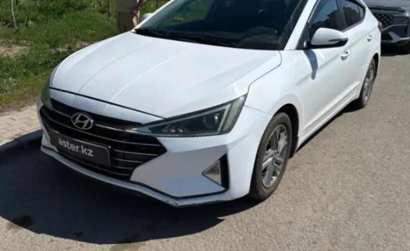 Hyundai Elantra 2019 года за 5 800 000 тг. в Астана