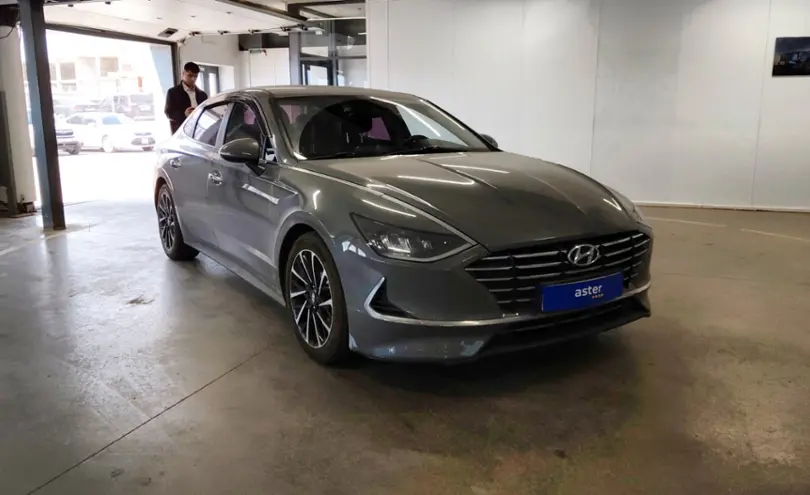 Hyundai Sonata 2019 года за 10 000 000 тг. в Астана фото 2