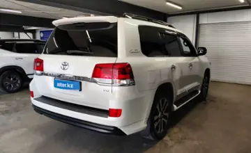 Toyota Land Cruiser 2018 года за 38 500 000 тг. в Астана фото 3