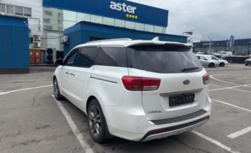 Kia Carnival 2016 года за 8 500 000 тг. в Алматы фото 4