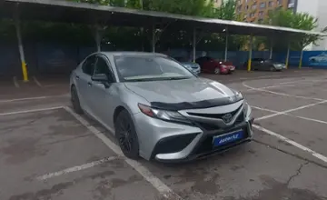 Toyota Camry 2021 года за 14 000 000 тг. в Алматы фото 2