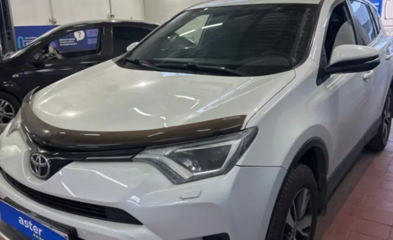 Toyota RAV4 2017 года за 9 500 000 тг. в Астана