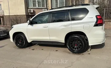 Toyota Land Cruiser Prado 2021 года за 26 500 000 тг. в Алматы фото 3