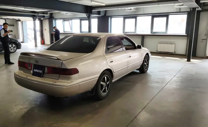 Toyota Camry 2001 года за 3 000 000 тг. в Астана фото 3