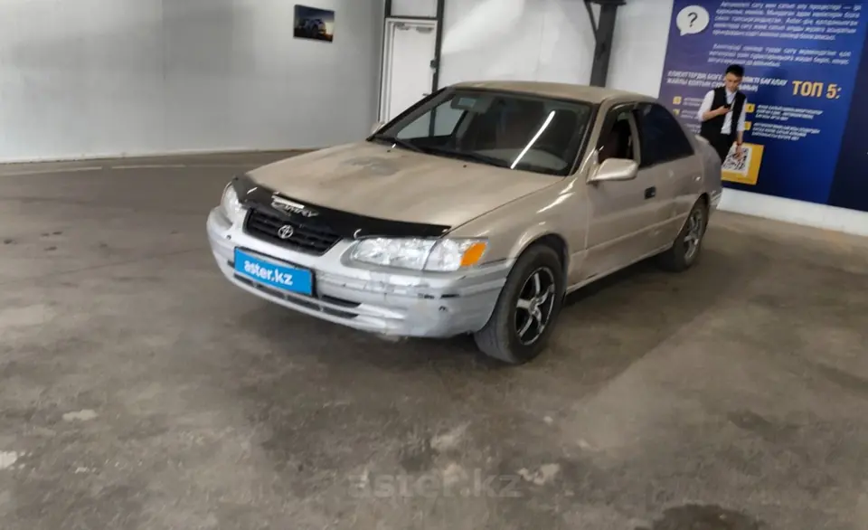 Toyota Camry 2001 года за 3 000 000 тг. в Астана