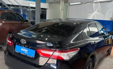 Toyota Camry 2019 года за 10 500 000 тг. в Астана