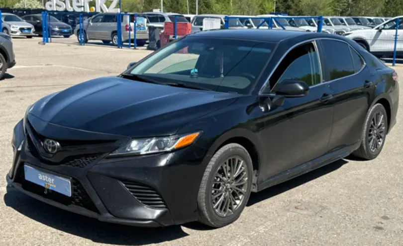 Toyota Camry 2021 года за 8 900 000 тг. в Усть-Каменогорск