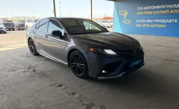 Toyota Camry 2021 года за 14 000 000 тг. в Алматы фото 3