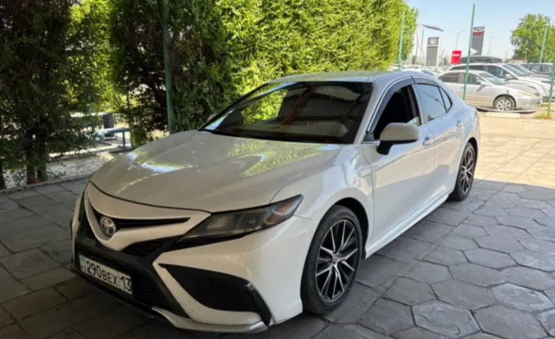 Toyota Camry 2021 года за 12 000 000 тг. в Талдыкорган