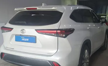 Toyota Highlander 2023 года за 28 000 000 тг. в Павлодар