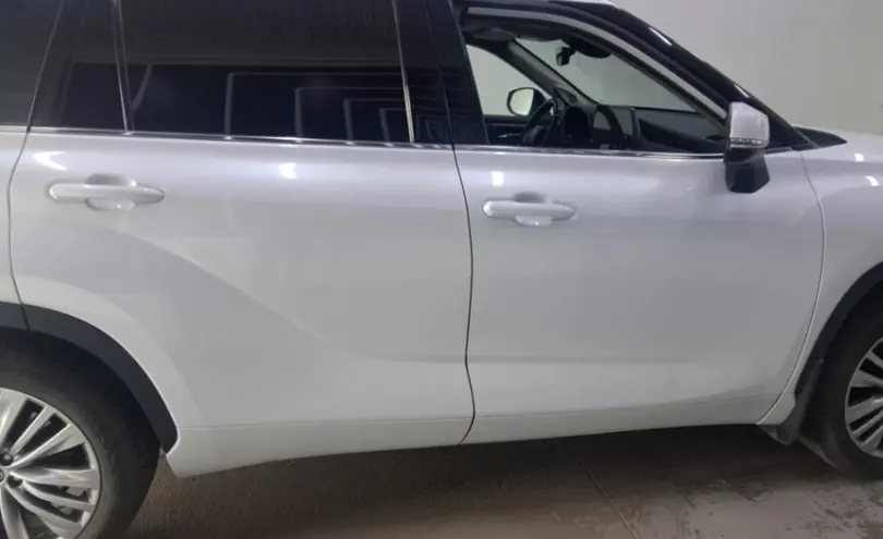Toyota Highlander 2023 года за 28 000 000 тг. в Павлодар фото 4