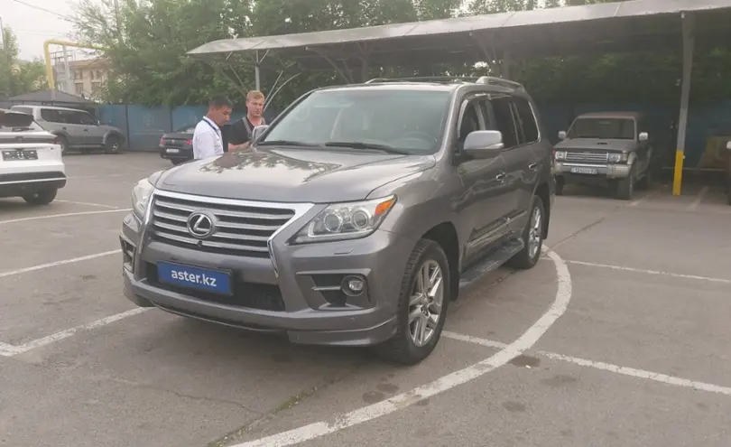Lexus LX 2014 года за 25 000 000 тг. в Алматы
