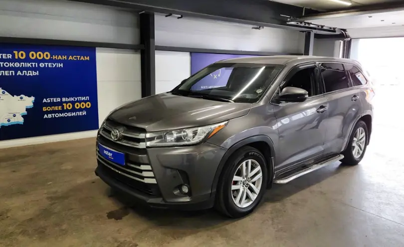 Toyota Highlander 2016 года за 13 200 000 тг. в Астана