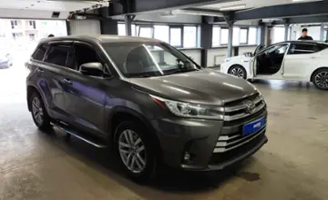 Toyota Highlander 2016 года за 13 200 000 тг. в Астана фото 2