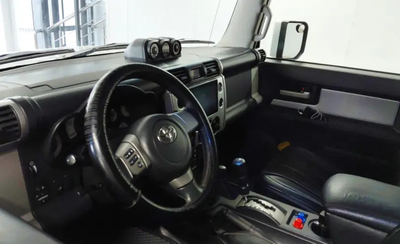 Toyota FJ Cruiser 2007 года за 14 000 000 тг. в Астана фото 5