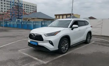 Toyota Highlander 2022 года за 21 000 000 тг. в Шымкент фото 1