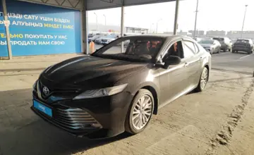 Toyota Camry 2018 года за 13 100 000 тг. в Алматы фото 1