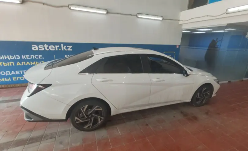 Hyundai Elantra 2023 года за 10 000 000 тг. в Астана фото 4