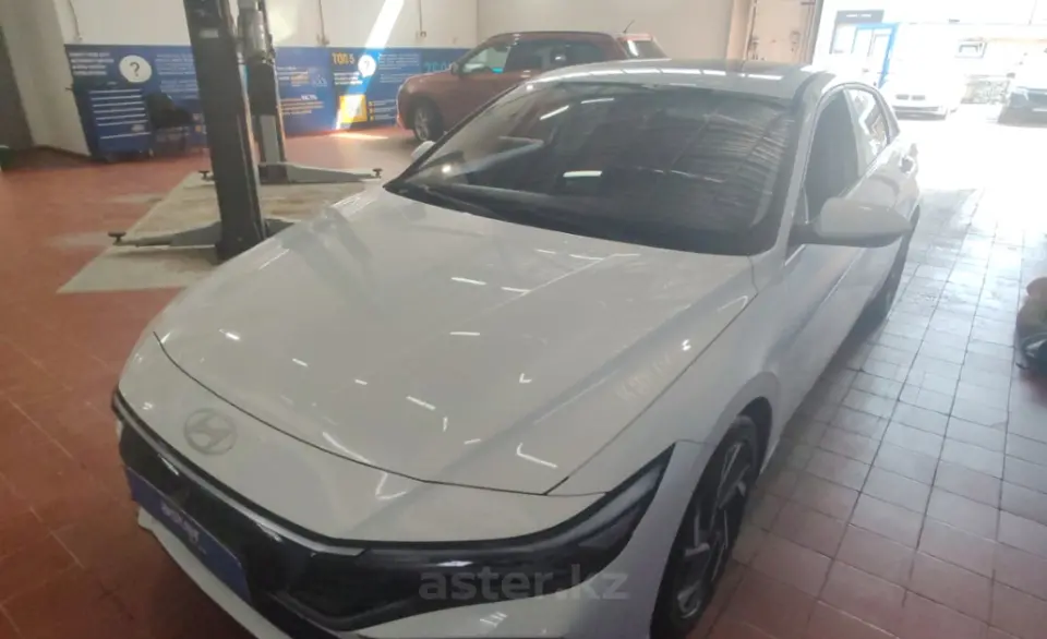 Hyundai Elantra 2023 года за 10 000 000 тг. в Астана