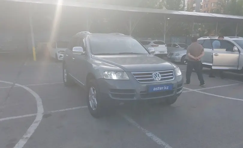 Volkswagen Touareg 2004 года за 4 500 000 тг. в Алматы фото 2