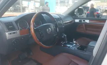 Volkswagen Touareg 2007 года за 7 400 000 тг. в Алматы фото 5