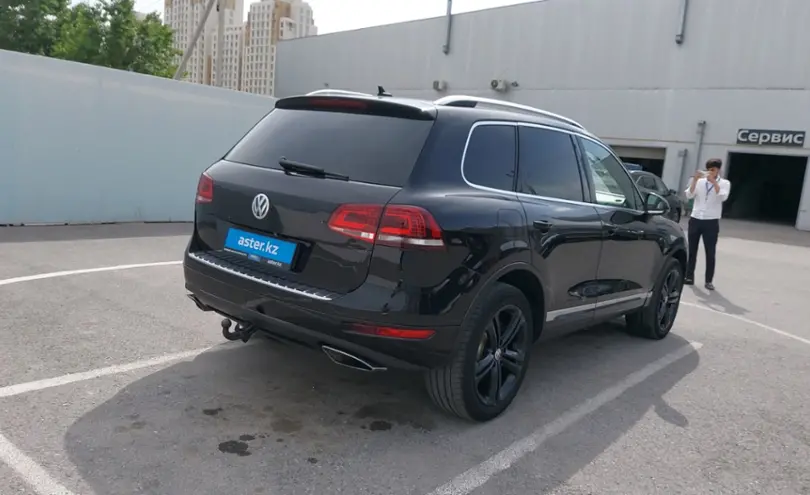Volkswagen Touareg 2010 года за 9 500 000 тг. в Шымкент фото 3