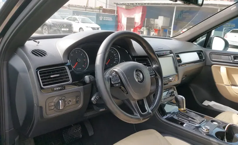 Volkswagen Touareg 2010 года за 9 500 000 тг. в Шымкент фото 5