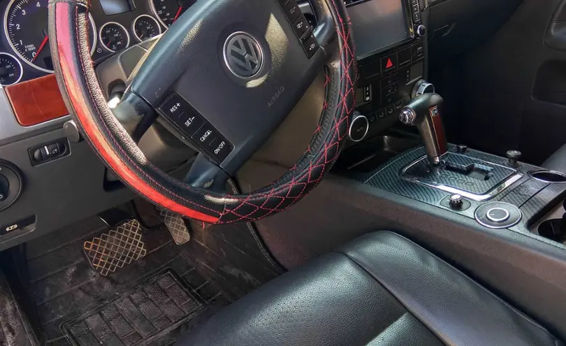 Volkswagen Touareg 2004 года за 4 300 000 тг. в Костанай фото 3