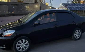 Toyota Yaris 2010 года за 4 550 000 тг. в Астана фото 2