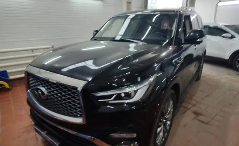 Infiniti QX80 2021 года за 32 000 000 тг. в Астана