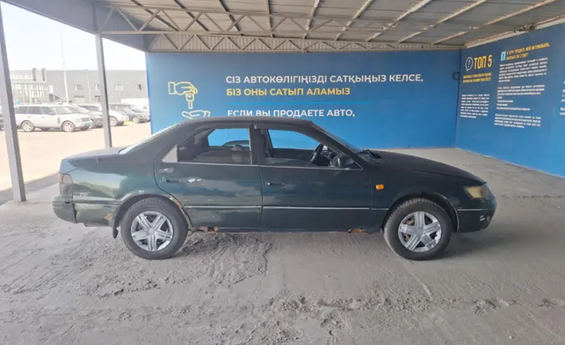Toyota Camry 1998 года за 1 500 000 тг. в Алматы фото 4