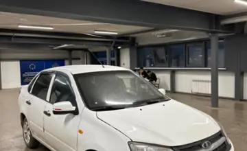 LADA (ВАЗ) Granta 2013 года за 1 300 000 тг. в Астана фото 3