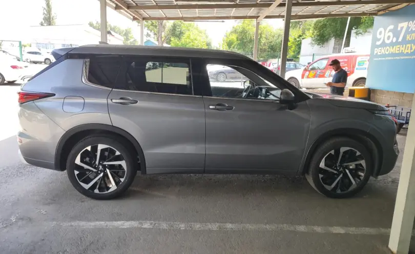 Mitsubishi Outlander 2023 года за 14 000 000 тг. в Алматы фото 4