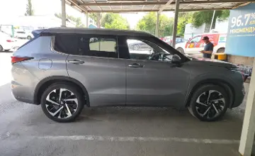 Mitsubishi Outlander 2023 года за 14 000 000 тг. в Алматы фото 4