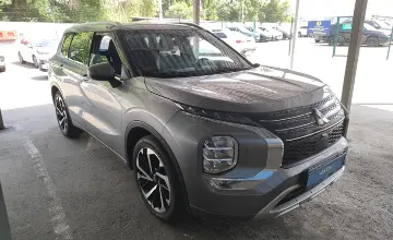 Mitsubishi Outlander 2023 года за 14 000 000 тг. в Алматы фото 3