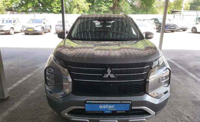 Mitsubishi Outlander 2023 года за 14 000 000 тг. в Алматы фото 2