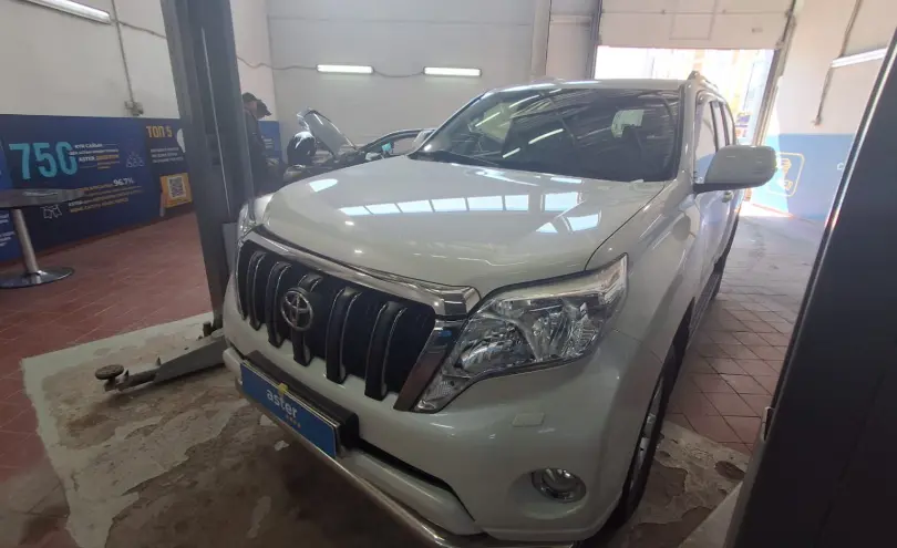 Toyota Land Cruiser Prado 2015 года за 18 000 000 тг. в Астана