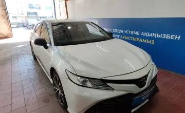 Toyota Camry 2020 года за 13 000 000 тг. в Астана фото 3