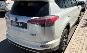 Toyota RAV4 2017 года за 10 700 000 тг. в Астана