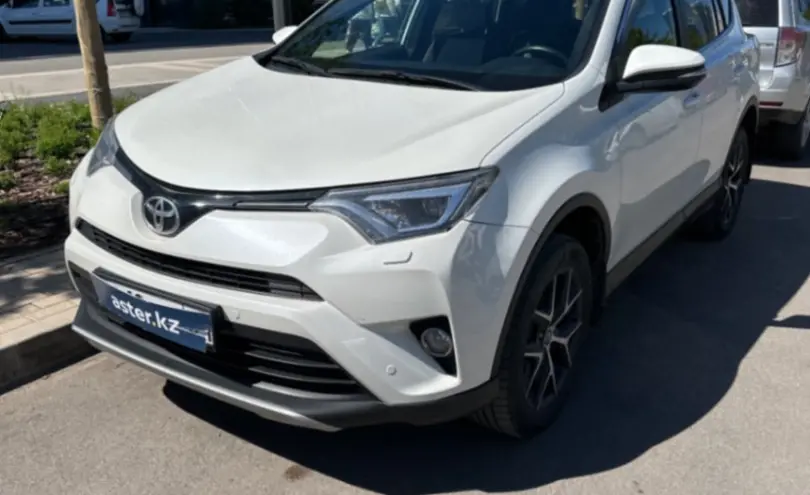 Toyota RAV4 2017 года за 10 700 000 тг. в Астана