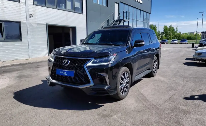 Lexus LX 2017 года за 45 000 000 тг. в Астана